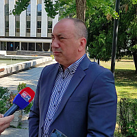 Crnadak tvrdi da su opstrukcije nabavke skenera za izbore već počele, traži i posebnu sjednicu o Viaductu