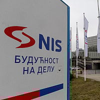 Zbog američkih sankcija NIS ne može preuzeti tanker nafte koji je stigao u Hrvatsku