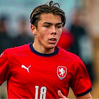 Sin legendarnog Gigija Buffona postigao dva hat-tricka za reprezentaciju, ali ne igra za Italiju