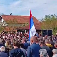 Draško Stanivuković booed in Banja Luka: His supporters applauded him, while others shouted "thieves."