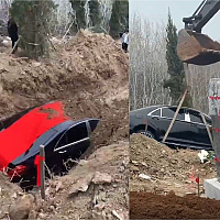 Even to the afterlife in an S-Class: Wealthy Chinese buried with luxury Mercedes, footage goes viral worldwide