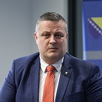 Velika akcija SIPA-e i MUP-a KS: Pretresa se i ured federalnog ministra Vojina Mijatovića