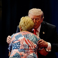 Trump najavio "Projekt Sloboda": Amerikanci ujutro pod vojnom pratnjom počinju izvlačiti blokirane brodove iz Hormuza