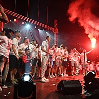 "Vatreni" doček za nogometaše Čelika na Kamberovića polju pred više hiljada Zeničana