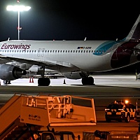 Avion upao u vrtložnu turbulenciju u blizini Sarajeva, povrijeđeno više osoba: Stjuardesa udarila u plafon kabine