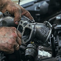 Mnogi vozači krive turbinu, DPF ili dizne, a problem je često mnogo jednostavniji – zaprljan EGR