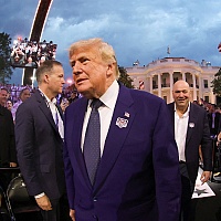 Trump: Brodovi s naftom počeli su prolaziti kroz Hormuški moreuz