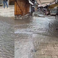 Nezapamćena poplava na Baščaršiji, trgovci se borili da voda ne uđe u prodavnice