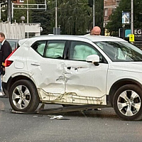 Sudarili se motocikl i automobil kod mosta Suade i Olge, jedna osoba povrijeđena