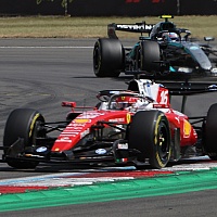 Ferrariju u drami na Silverstoneu izmakla dvostruka pobjeda, katastrofa Antonellija i Verstappena