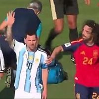 Messi tražio crveni karton jer je Cucurella samo dotakao svoja usta, sudija Vinčić nije nasjeo