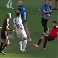 Nevjerovatno! Paredes nije ni dobio crveni karton za udaranje španskih igrača, FIFA objasnila situaciju