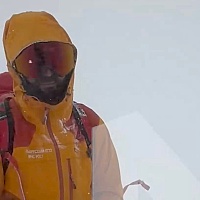 Obustavljena akcija izvlačenja tijela troje planinara s Elbrusa zbog snažne mećave, nastavak planiran ujutru