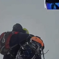 Nevrijeme i danas otežava akciju na Elbrusu: Spasioci od jutros ponovo na terenu, očekuju se nove informacije