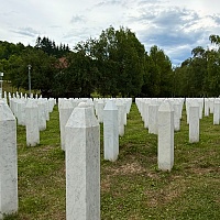 Memorijalni centar objavio izvještaj: Genocid u Srebrenici najviše negirao srbijanski režimski medij