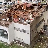 Nevrijeme pogodilo sjeverozapad BiH: Prnjavor ostao bez struje, vjetar rušio krovove i stabla