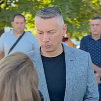 Nešić stigao u Beograd na sahranu ratnom zločincu Mladiću: "Došao sam da se poklonim generalu, živjela Srbija"