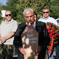 Na sarajevskom groblju Lav sahranjen Raif Dizdarević: Brojni građani i prijatelji uputili posljednji pozdrav