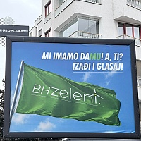 Jedan predizborni plakat posebno privukao pažnju građana: "Mi imamo damu, a ti?"