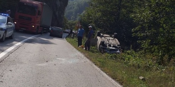 Teška saobraćajna nesreća kod Miljevine, povrijeđena jedna osoba