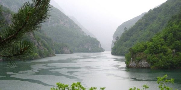 Zatražen pritvor za Afganistanca zbog krijumčarenja 10 sunarodnjaka čamcem preko Drine