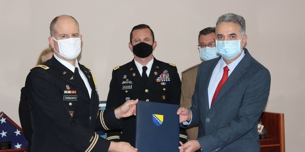 Amerika će novcem i opremom nastaviti s pružanjem podrške bh. vojsci