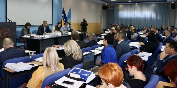 Na pomolu prijedlog smjene vlade u Tuzli, opozicija bi mogla dobiti podršku stranke iz vlasti