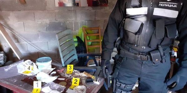Policija u Banjoj Luci hapsila ulične dilere, usput pronašla nelegalni starački dom