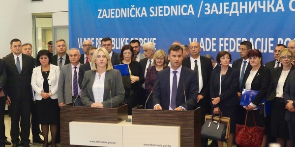 Prije godinu dana vlasti u BiH građanima su obećali veće plate i manje poreze: Šta su ispunili?