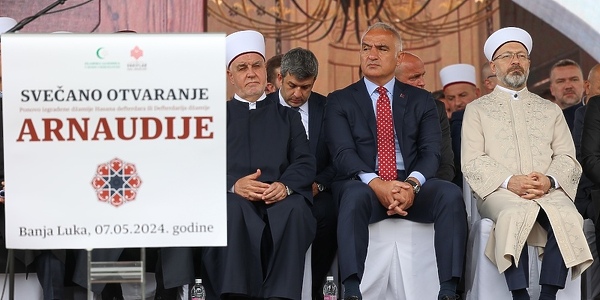 Kavazović na otvorenju Arnaudije: Nadam se da ni jednu od obnovljenih džamija neće dohvatiti rušilačka ruka