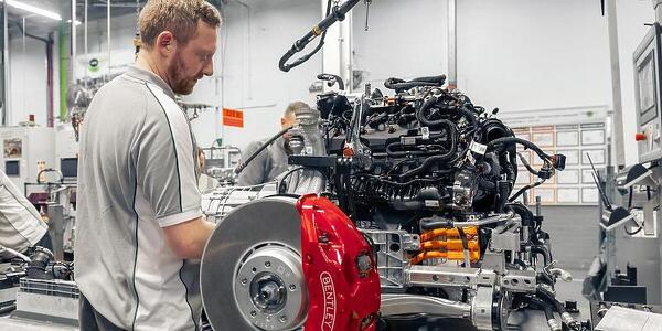 Bentleyev nasljednik legendarnog W12 monstruma je hibridni V8 s više od 750 KS