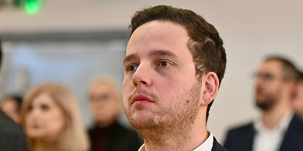 Skupština Kantona Sarajevo prihvatila ostavku Nihada Uka, čime je pala kantonalna vlada