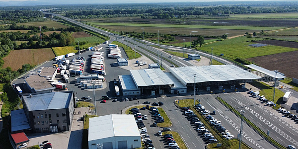 Na novi GP Gradiška direktno s autoputa, putnici se žale da je Hrvatska otvorila samo jednu rampu