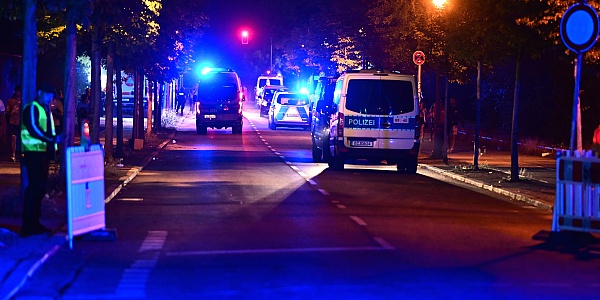 Berlin: Više osoba povrijeđeno nakon što je automobil uletio na paradu ponosa