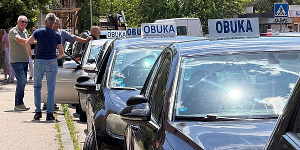 Novi sistem polaganja vozačkog u Tuzli i dalje zadaje glavobolje, predstavnici autoškola ponovo izlaze na protest
