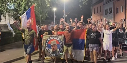 Sramotne scene u Zvorniku i Višegradu: Stotine ljudi u defileu skandiralo ime ratnog zločinca Ratka Mladića