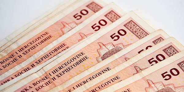 Zašto Federacija BiH bankama uz popust prodaje 90 miliona KM potraživanja koja bi sigurno naplatila