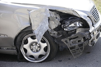 U sudaru dva automobila u Srednjem teško povrijeđena jedna osoba