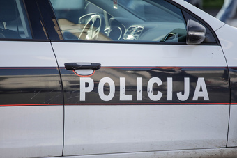 Sarajevo: Razbojnik prijeteći šarafcigerom oteo muškarcu mobitel
