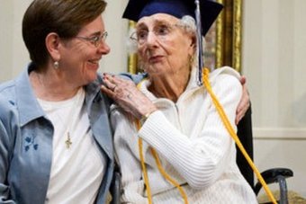SAD: 97-godišnja žena u Michigenu dobila diplomu srednje škole