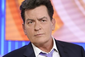 Bivši ljubavnici Charlieja Sheena pokreću tužbu zbog šutnje o HIV-u