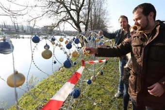 Stanovnici ukrasili "ogradu za izbjeglice" na granici između Hrvatske i Slovenije