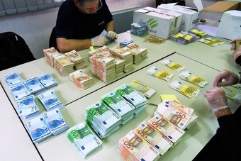 Na makedonsko-srbijanskoj granici u automobilu pronađeno 150.000 eura