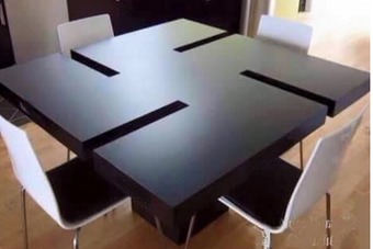 IKEA demantovala prodaju stolova u obliku kukastog krsta