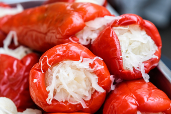 Idealne Za Zimnicu Donosimo Vam Recept Za Paprike Punjene Kupusom Klix Ba