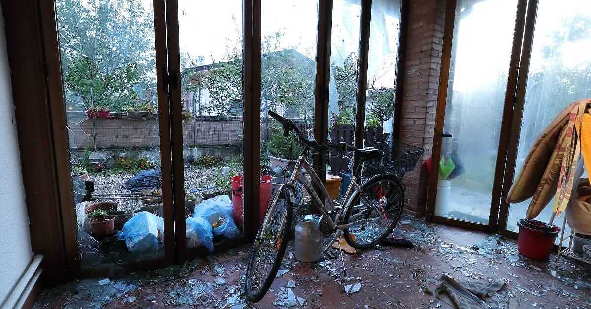 Katastrofa u Italiji: Na jugu bukte požari, na sjeveru pada grad od 19 cm