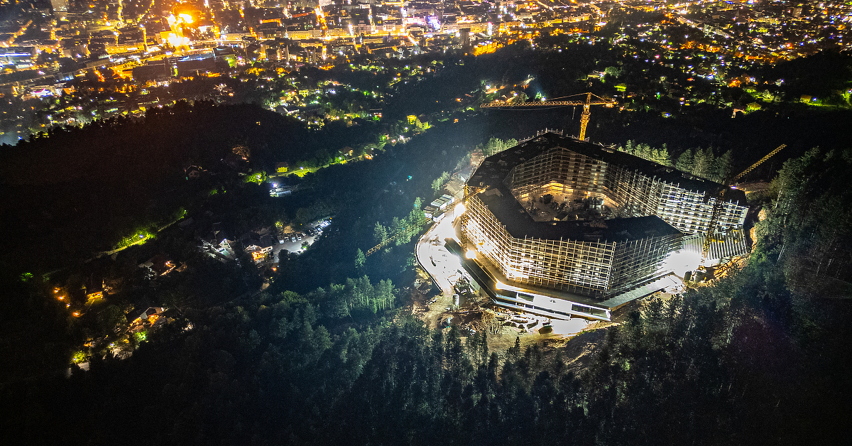 Roof Gardens zasijao u sarajevskim festivalskim bojama