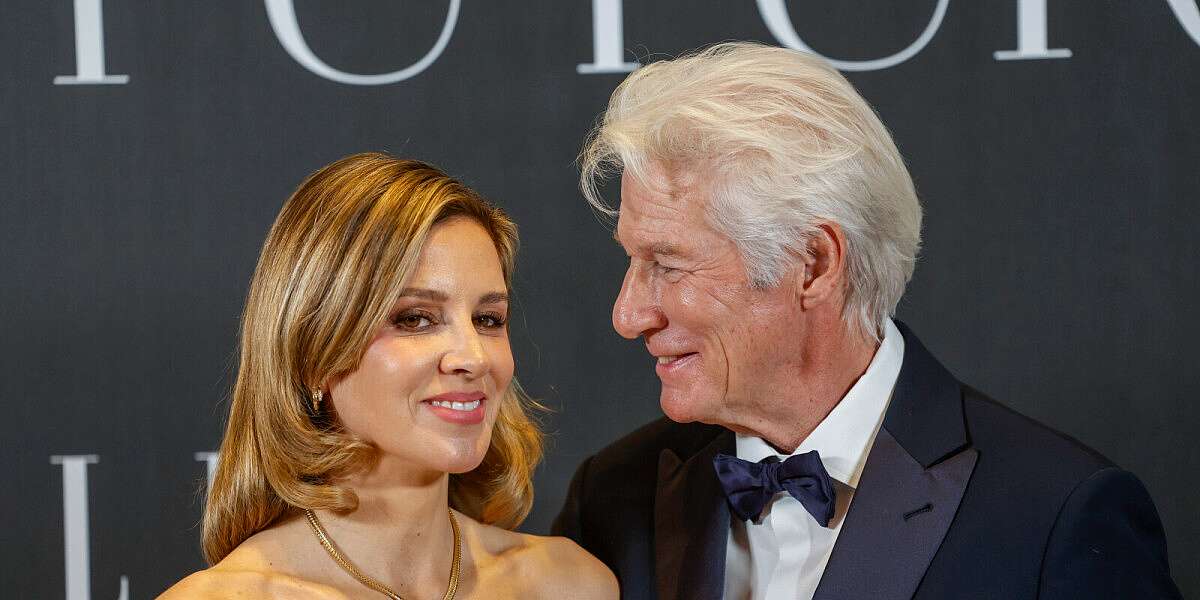 Richard Gere otkrio kako je započeo vezu s 34 godine mlađom suprugom ...