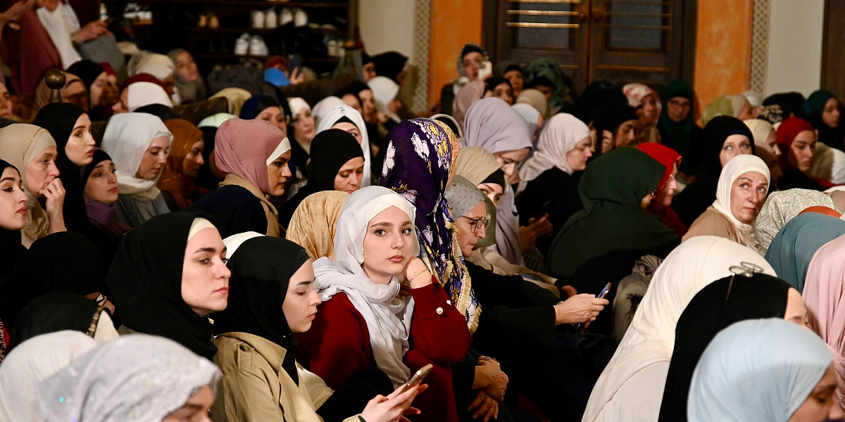 Sarajevske džamije ispunjene vjernicima: Muslimani traže oprost i spas ...