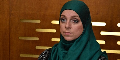 Samra Cosic U BiH donesena prva pravosnažna presuda zbog širenja mržnje prema LGBT ...